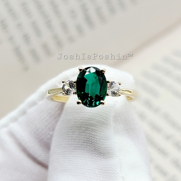1.95ct Emerald three-stone cocktail ring in 10K yellow gold - Picture 10 of 17